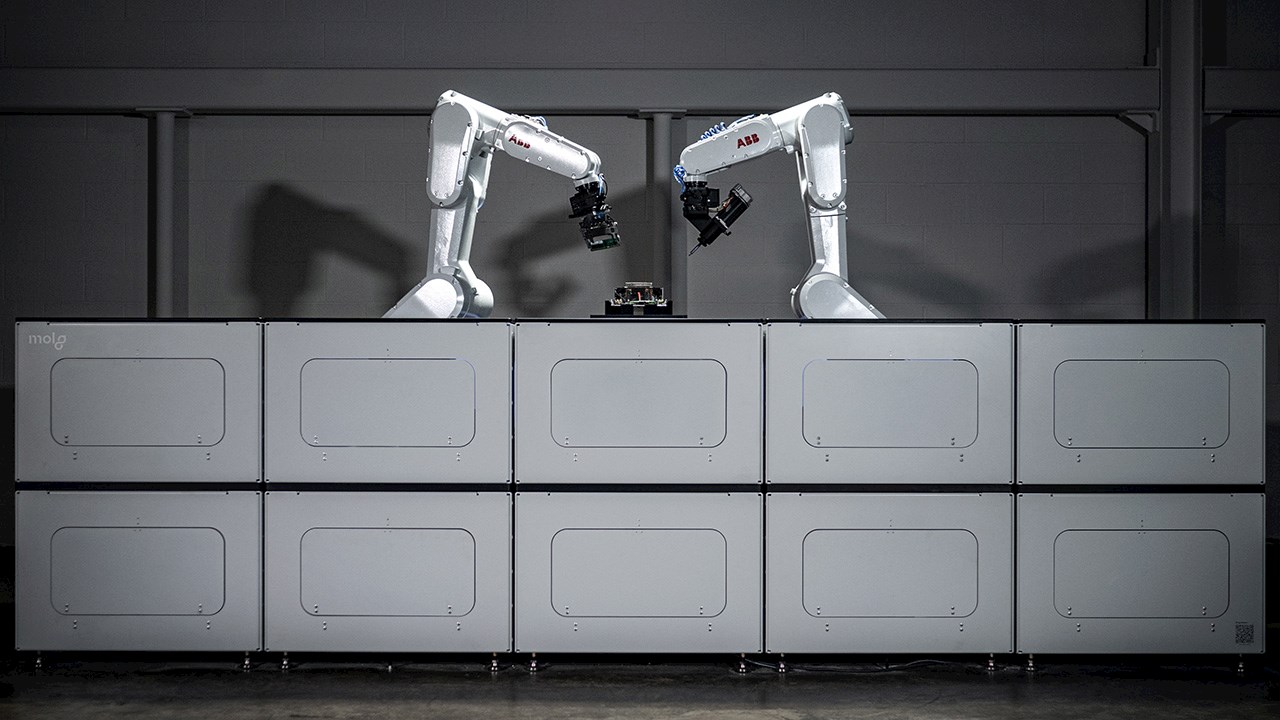 ABB Robotika a start-up Molg vytvoří robotické mikrotovárny pro efektivní zpracování elektronického odpadu z datových center